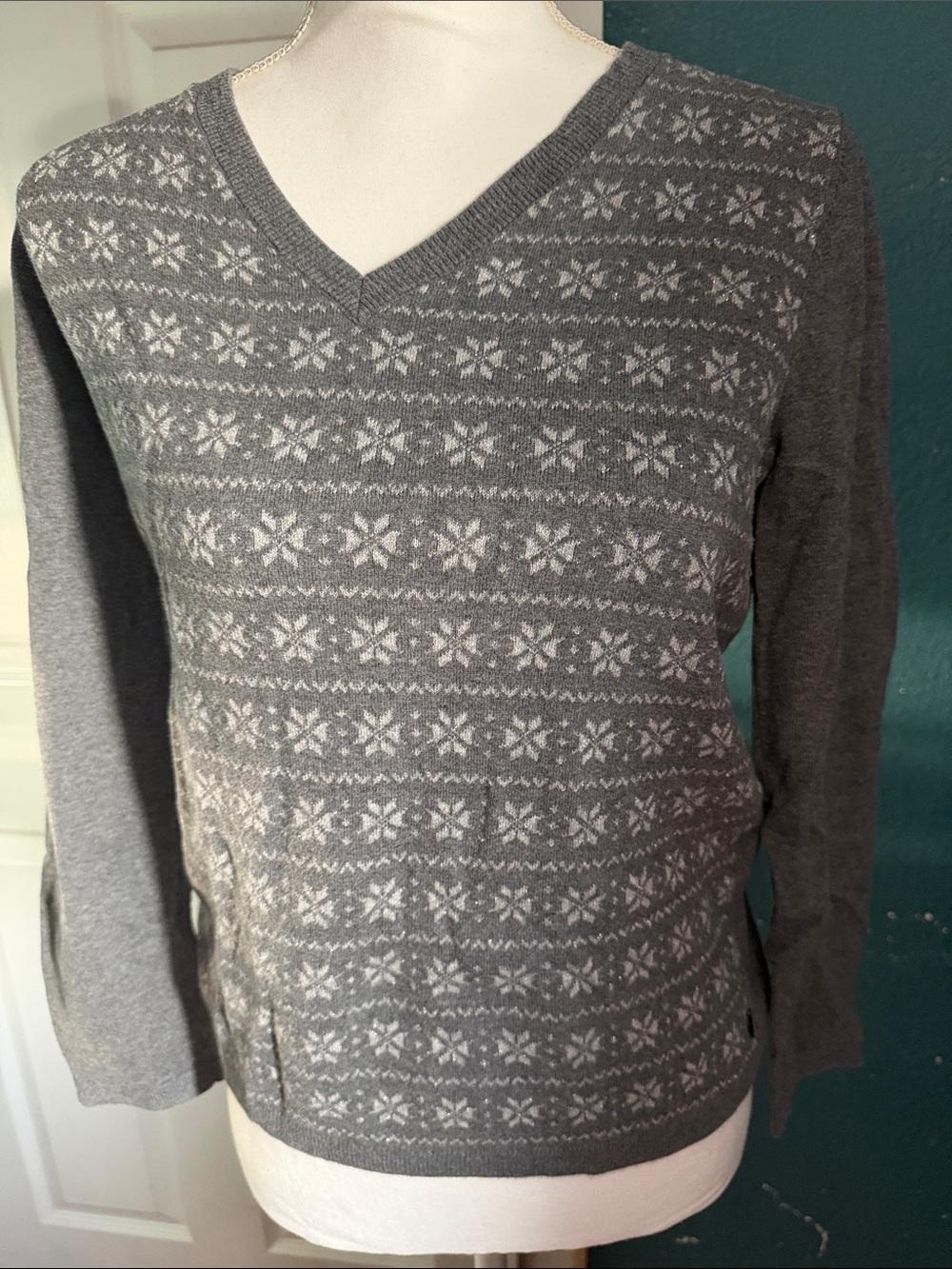 Nautica Women's Gray V-Neck Fair Isle Sweater